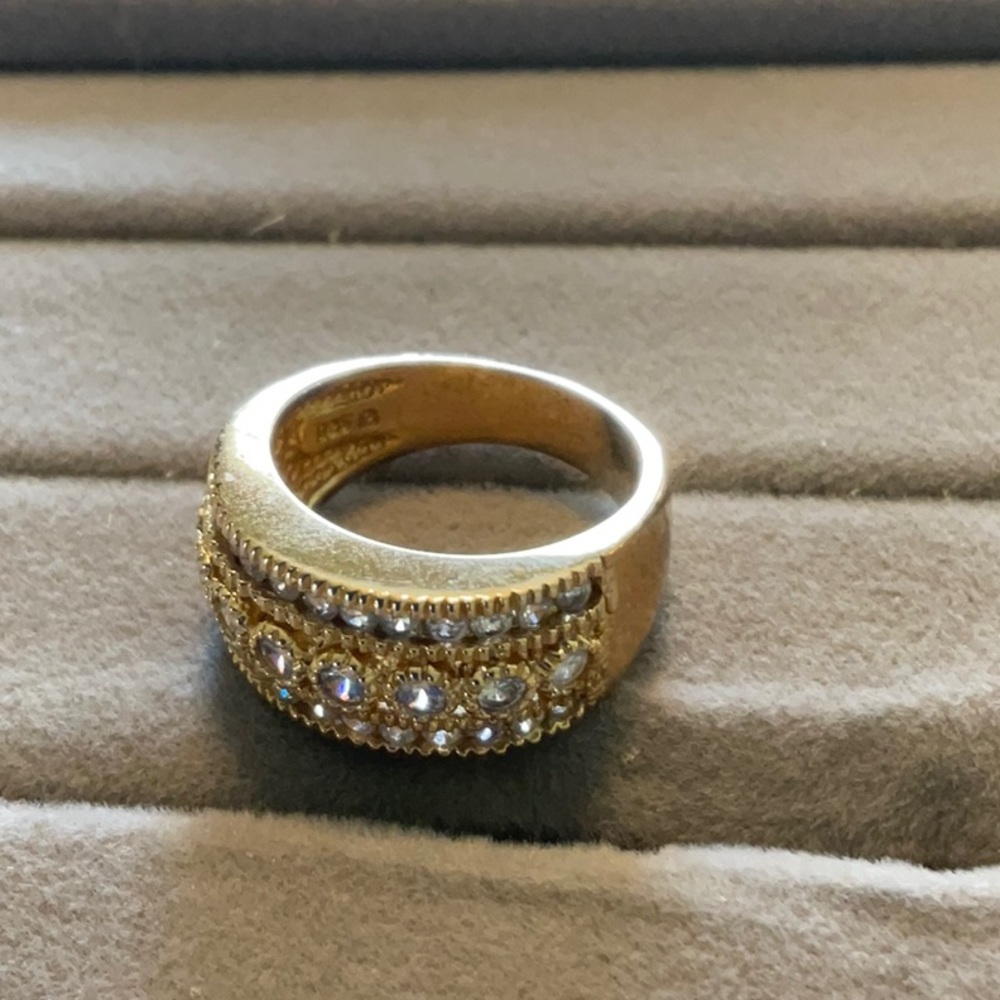 Elegant Gold Toned Sterling Silver Band Ring - Picture 2 of 5